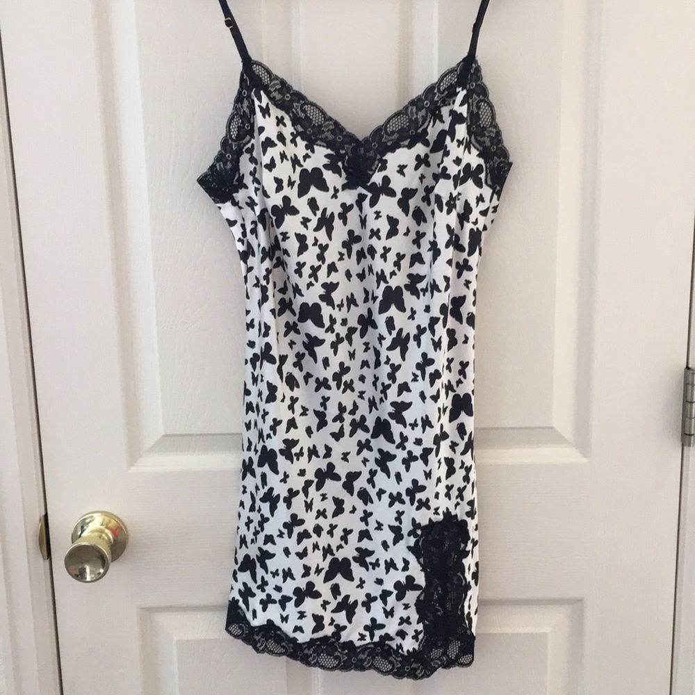 Victoria’s Secret Satin Slip- NWT